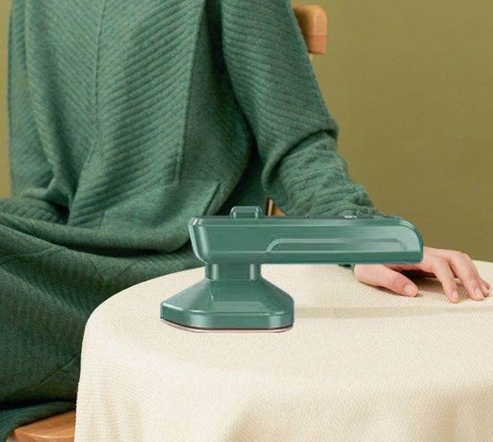 Handheld Folding Hanging Ironing Machine 1500W Household Portable Steam Iron Wet and Dry Dual-use Ironing Machine,15S Heat Up (Blue)
